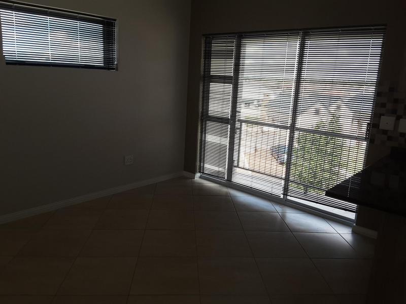 To Let 2 Bedroom Property for Rent in Buhrein Western Cape